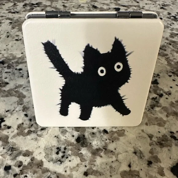 BLACK CAT PATTERN COMPACT MIRROR - Picture 6 of 6